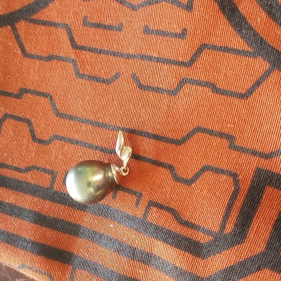 Tahitian Black Pearl - Picture 2 of 4